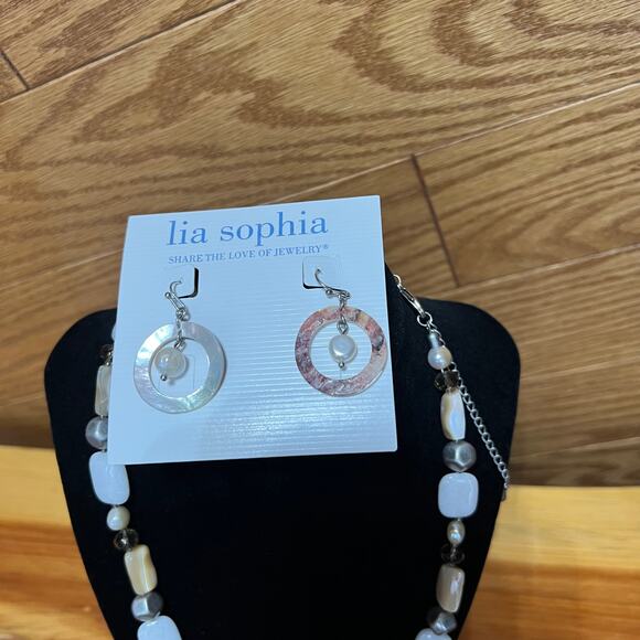 Lia Sophia Seascapes Mother Of Pearl Necklace & Earrings Set NEW Chunky Pearls - Picture 4 of 10
